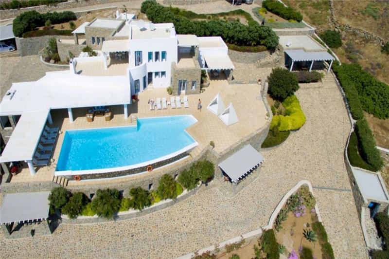 Sea-view villa in Lia, photograph 21