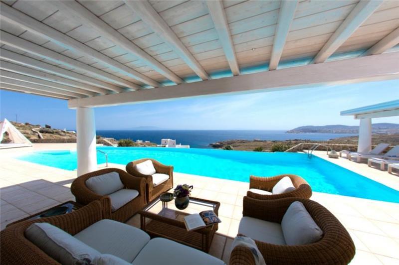Sea-view villa in Lia, photograph 22