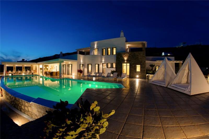 Sea-view villa in Lia, photograph 5