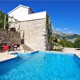 4 Bedroom Villa with Pool near Split, Sleeps 8