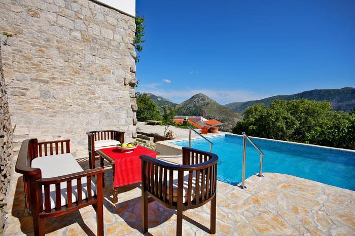 4 Bedroom Villa with Pool near Split, Sleeps 8