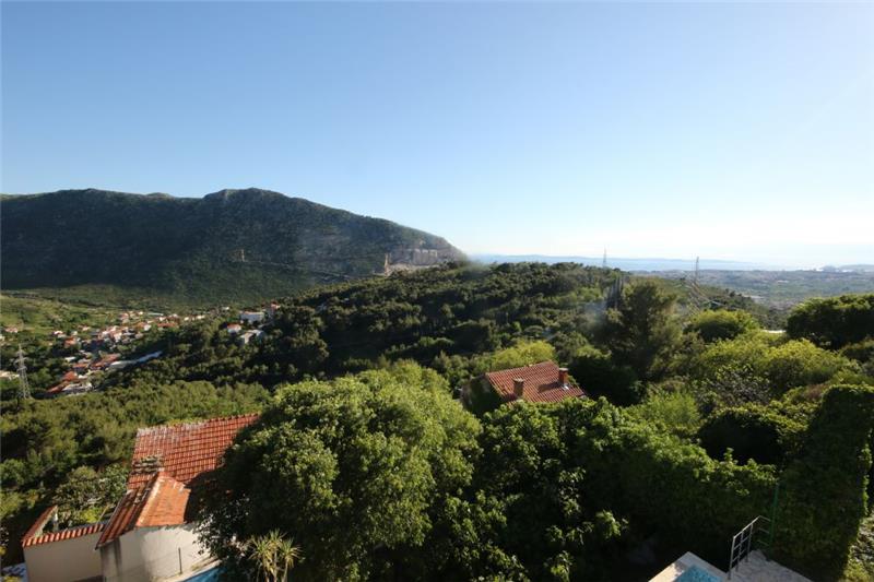 Sea-view villa in Zrnovnica, photograph 12