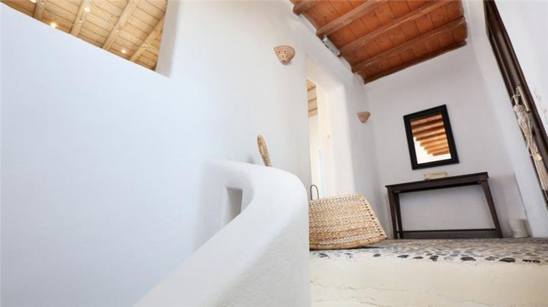 Sea-view villa in Super Paradise, photograph 16