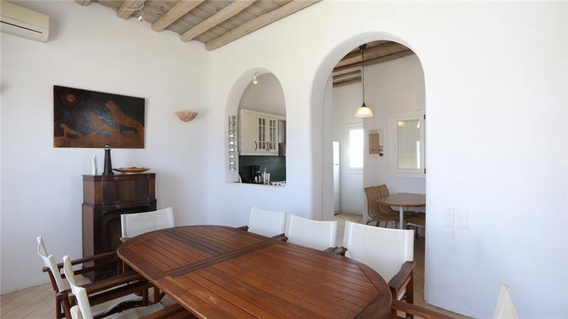 Sea-view villa in Super Paradise, photograph 9