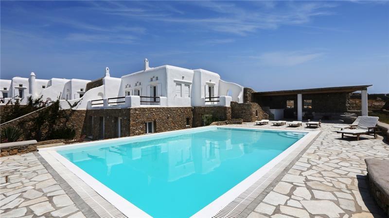 Sea-view villa in Super Paradise, photograph 2