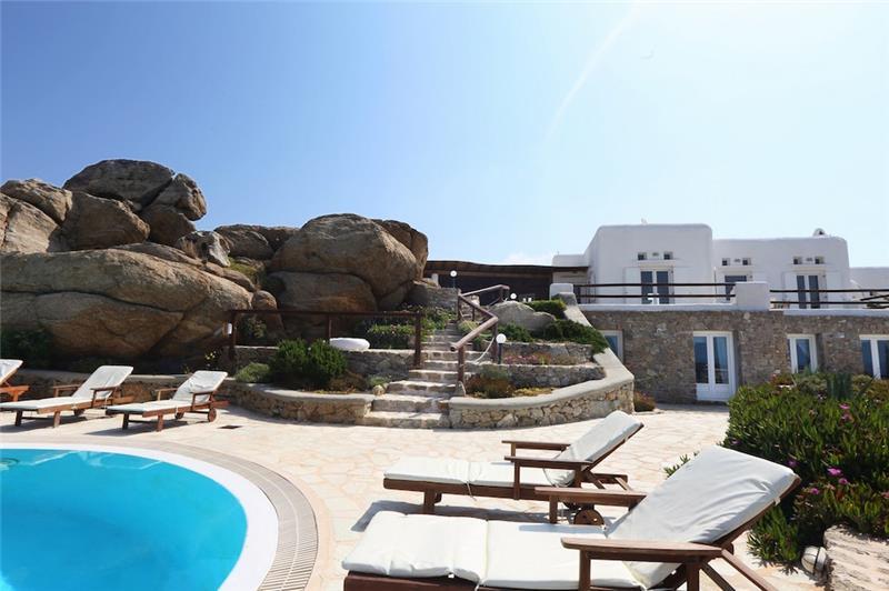 Sea-view villa in Super Paradise, photograph 10