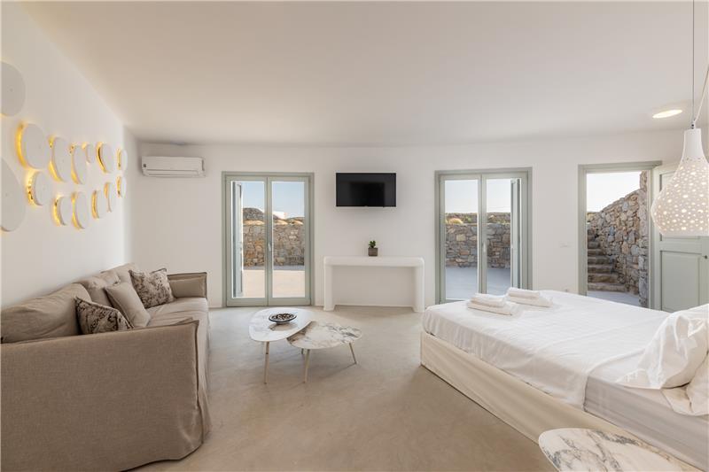 Sea-view villa in Tourlos, photograph 14