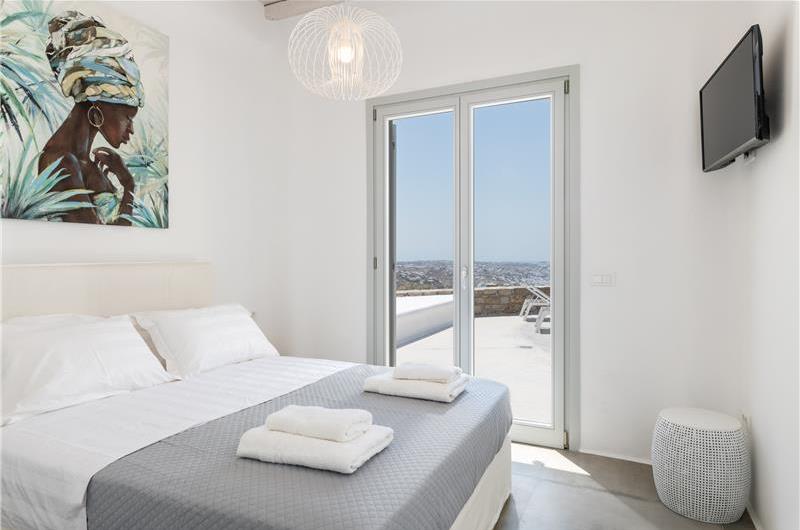 6 Bedroom Villa with Pool in Tourlos on Mykonos, Sleeps 12-15