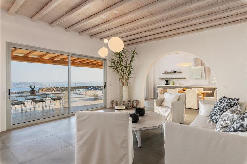 6 Bedroom Villa with Pool in Tourlos on Mykonos, Sleeps 12-15