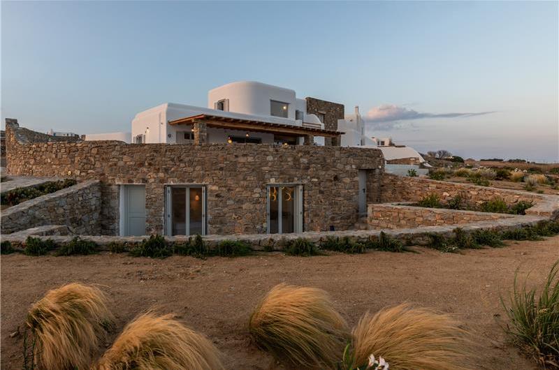 6 Bedroom Villa with Pool in Tourlos on Mykonos, Sleeps 12-15