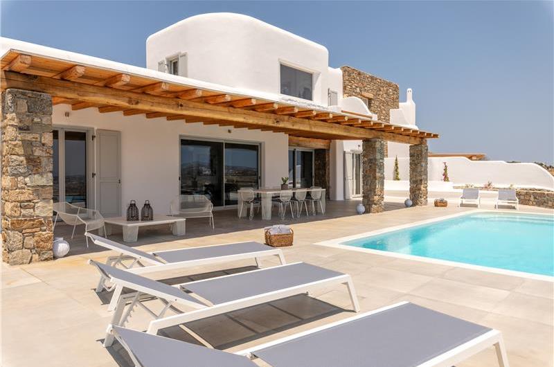 6 Bedroom Villa with Pool in Tourlos on Mykonos, Sleeps 12-15