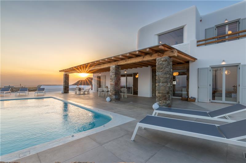 Sea-view villa in Tourlos, photograph 5
