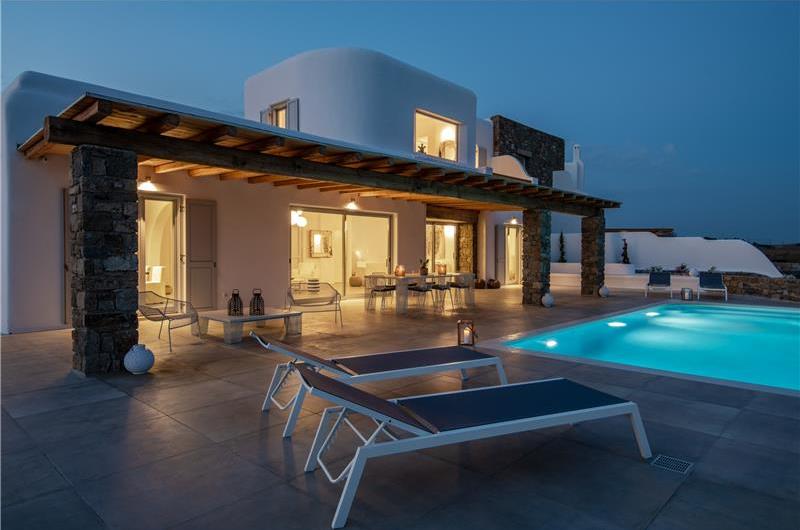 6 Bedroom Villa with Pool in Tourlos on Mykonos, Sleeps 12-15