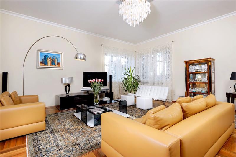 Beachfront villa in Split, photograph 16