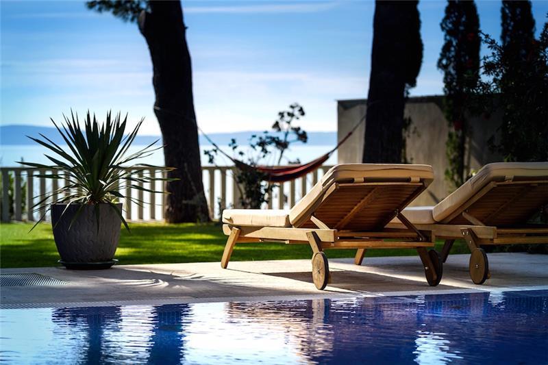 Beachfront villa in Split, photograph 12