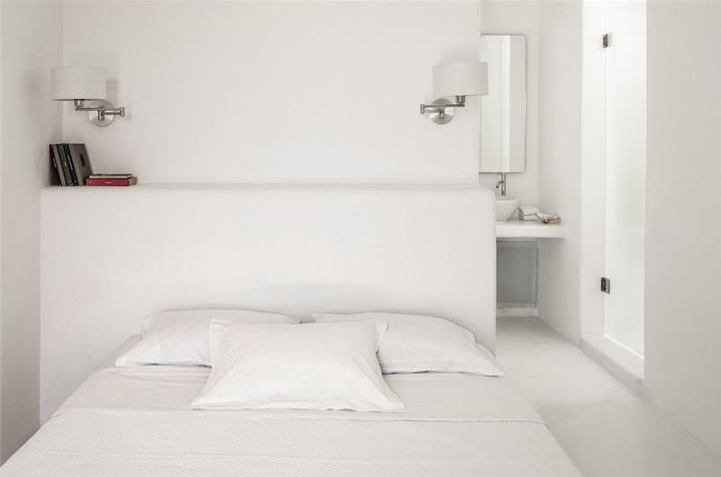 4 Bedroom Villa with Pool in Elia on Mykonos, Sleeps 8