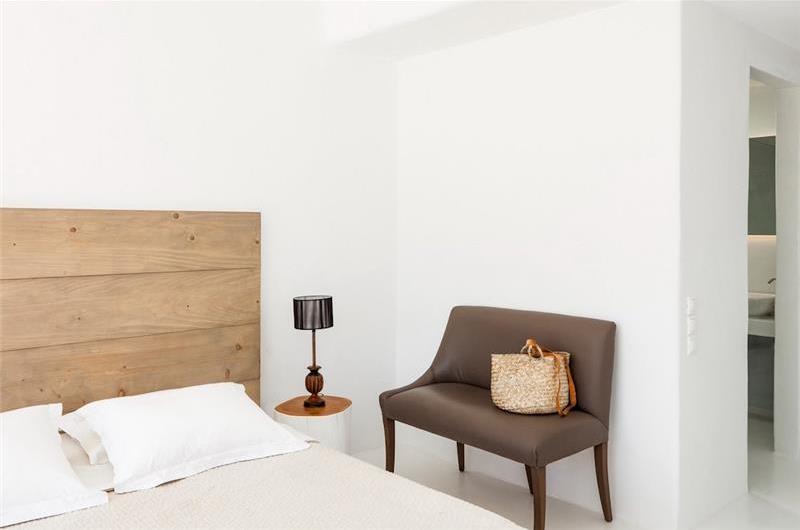 4 Bedroom Villa with Pool in Elia on Mykonos, Sleeps 8