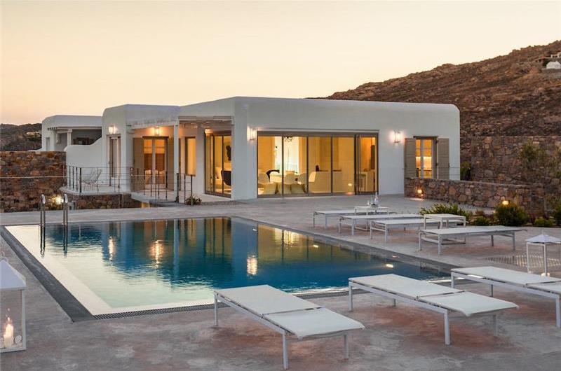 4 Bedroom Villa with Pool in Elia on Mykonos, Sleeps 8