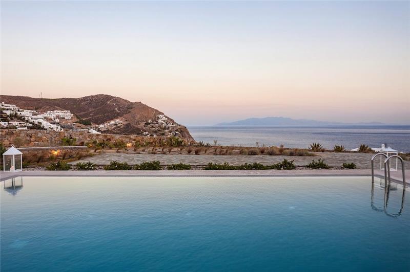 Sea-view villa in Elia, photograph 2