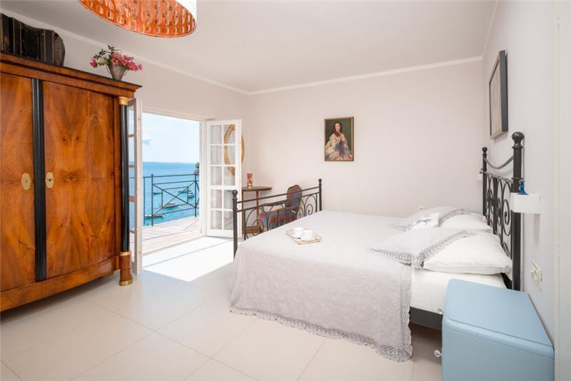 Beachfront villa in Stanici, photograph 19