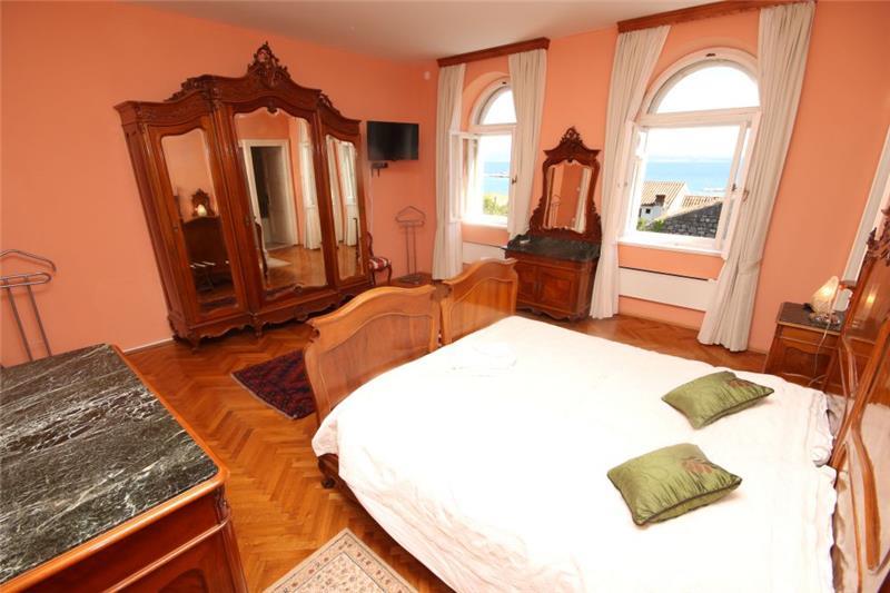 Sea-view villa in Split, photograph 19