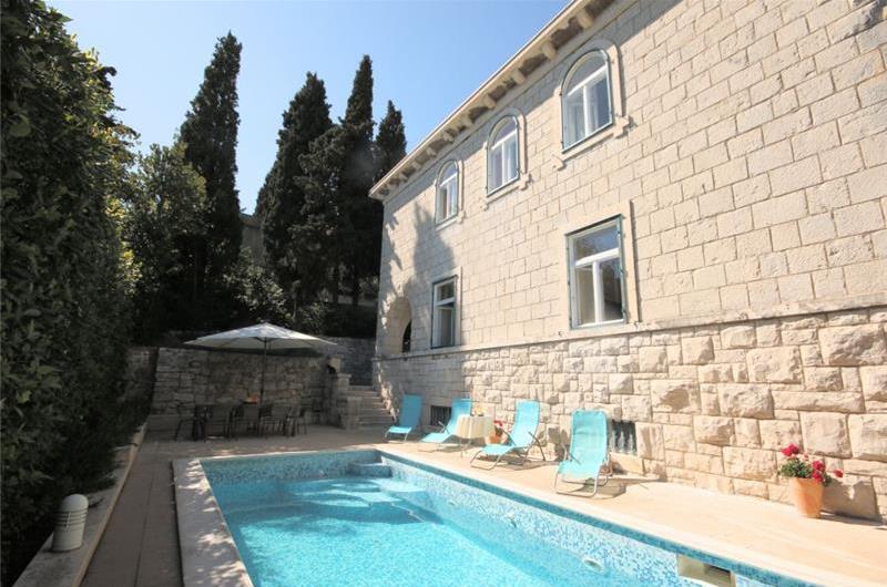 5 bedroom Villa with Pool in Split City, Sleeps 10