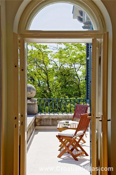 Sea-view villa in Split, photograph 7