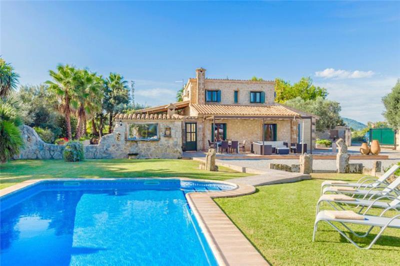 Villa in Mallorca, photograph 1