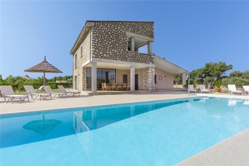 Villa in Mallorca, photograph 1