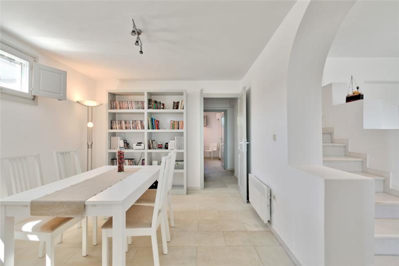 Sea-view villa in Santa Maria, photograph 19