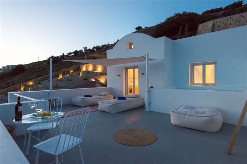 Sea-view villa in Pyrgos, photograph 10