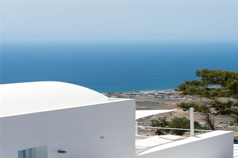 Sea-view villa in Pyrgos, photograph 13