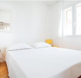 Two Bedroom Apartment in Seget Vranjica, sleeps 4
