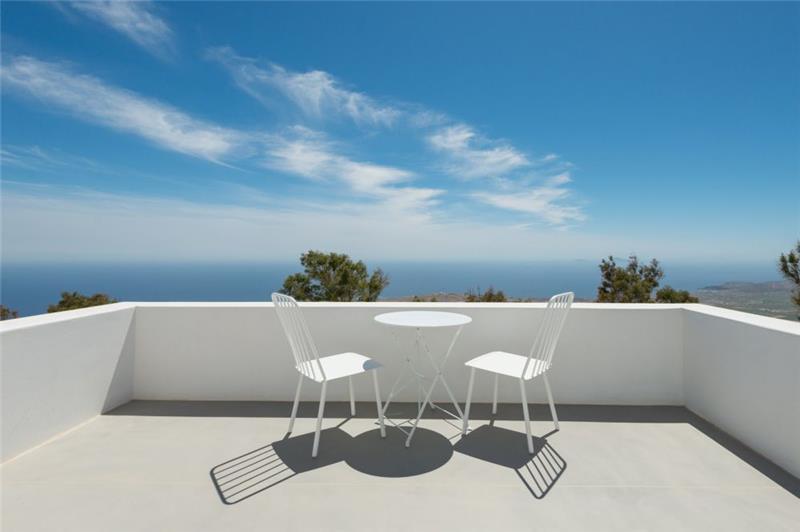 Sea-view villa in Pyrgos, photograph 6