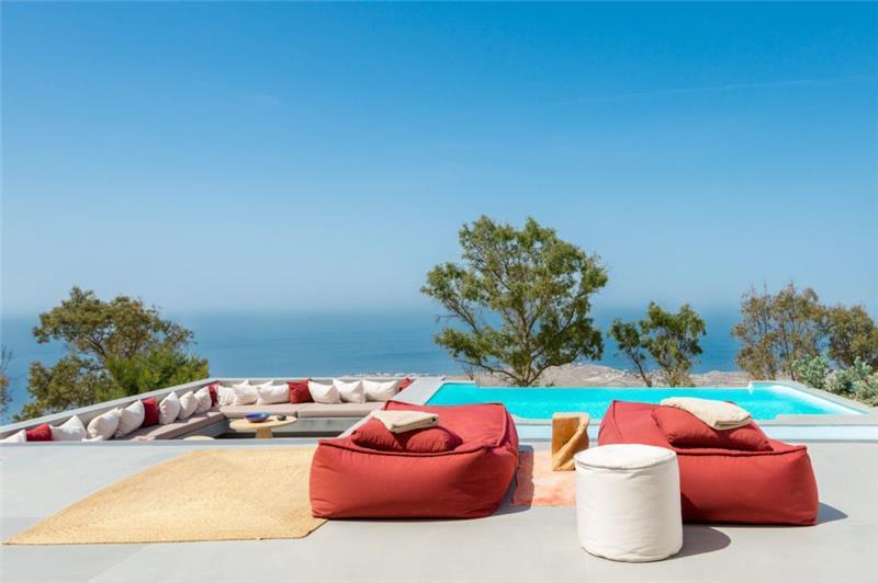 Sea-view villa in Pyrgos, photograph 2