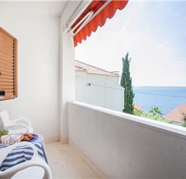 1 Bedroom Apartment with Sea Views in Seget Vranjica, sleeps 2-3