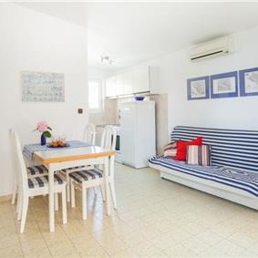 1 Bedroom Apartment with Sea Views in Seget Vranjica, sleeps 2-3