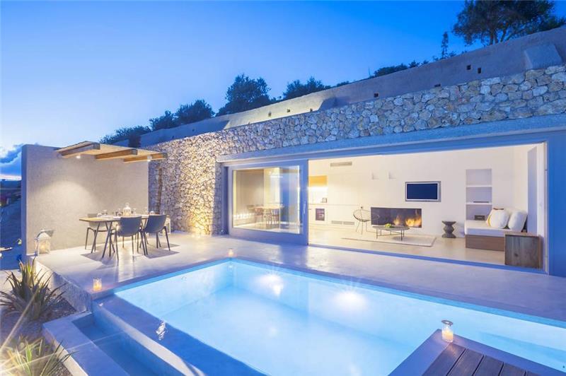 Sea-view villa in Pyrgos, photograph 21