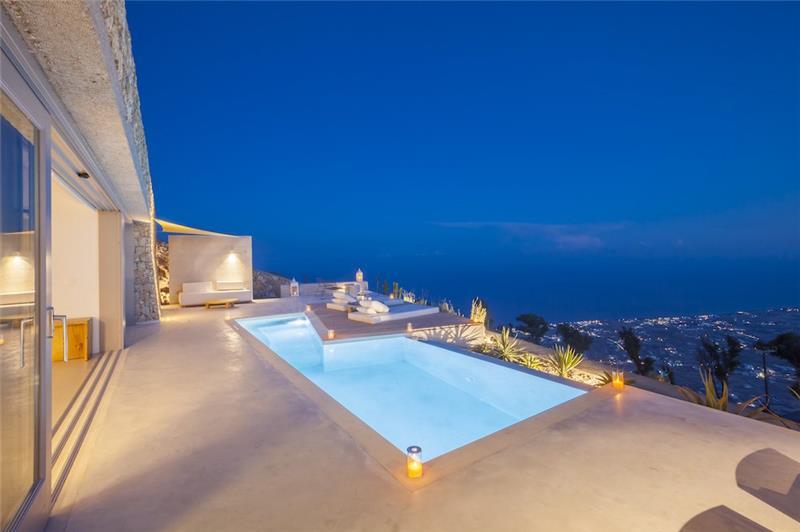 Sea-view villa in Pyrgos, photograph 20