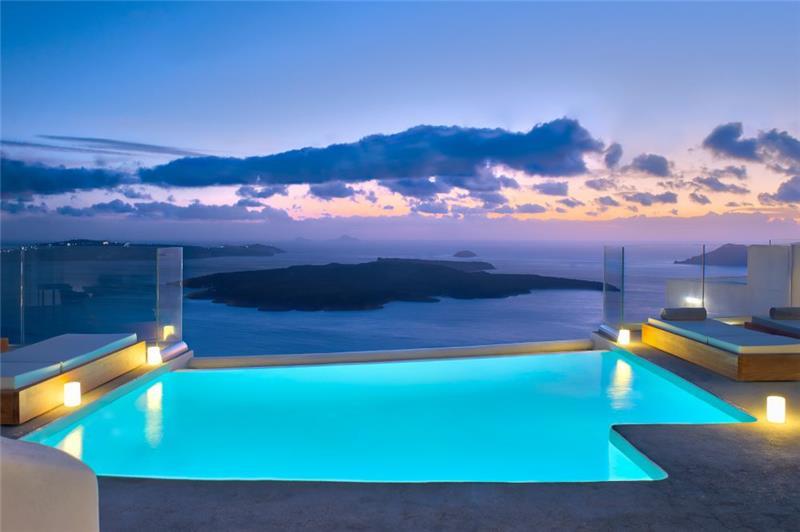 Sea-view villa in Firostefani, photograph 11