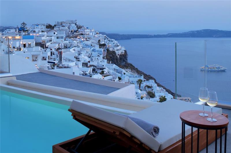 Sea-view villa in Firostefani, photograph 2