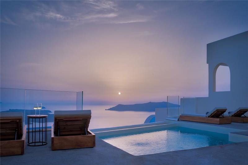 Sea-view villa in Firostefani, photograph 1