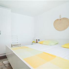 1 Bedroom Apartment in Seget Vranjica, sleeps 2-3