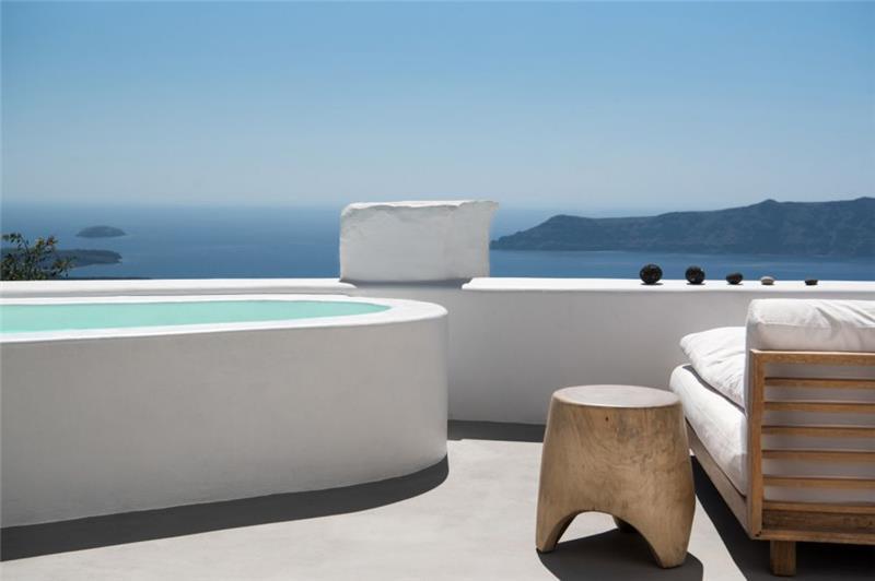 Sea-view villa in Imerovigli, photograph 2