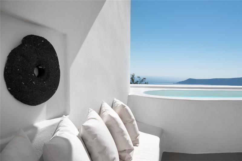 Sea-view villa in Imerovigli, photograph 3