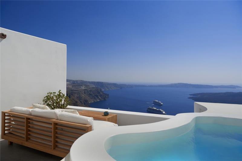 Sea-view villa in Imerovigli, photograph 2