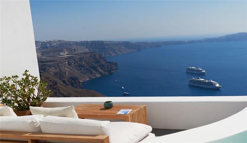 Sea-view villa in Imerovigli, photograph 1