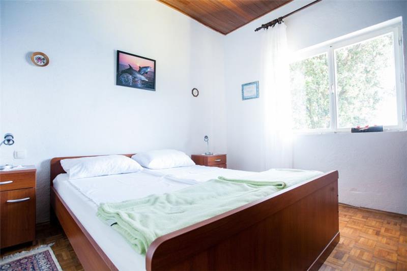 Beachfront villa in Seget Vranjica, photograph 8