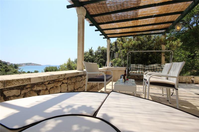 Beachfront villa in Sevid, photograph 3