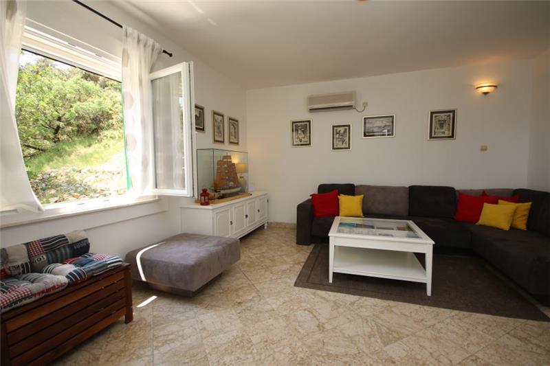 Beachfront villa in Sevid, photograph 9